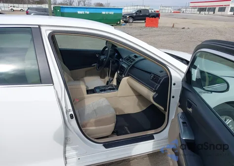 2012 Toyota Camry Hybrid Le z USA, uszkodzony, nr VIN 4T1BD1FK5CU027540